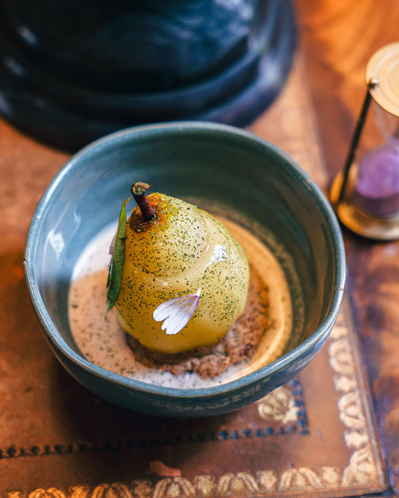 Photo du shooting du dessert automne, poire belle Hélène.