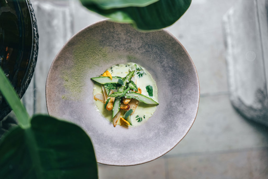Shooting photo de la nouvelle carte de saison du printemps d'un restaurant rochelais pour l'animation des réseaux sociaux