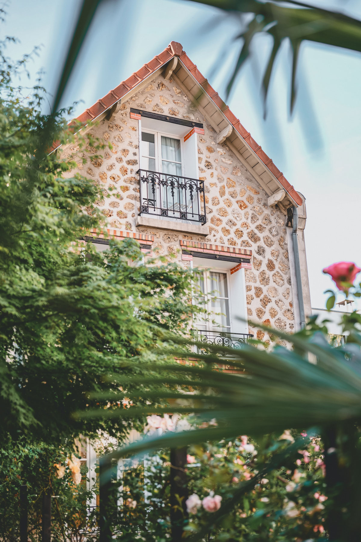 Présentation de la façade de la Villa Escudier.