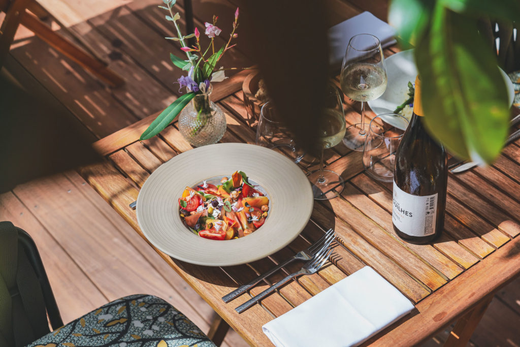 Notre équipe de social media a réalisé un shooting photo et vidéo pour animer la communication digitale du restaurant Arco.