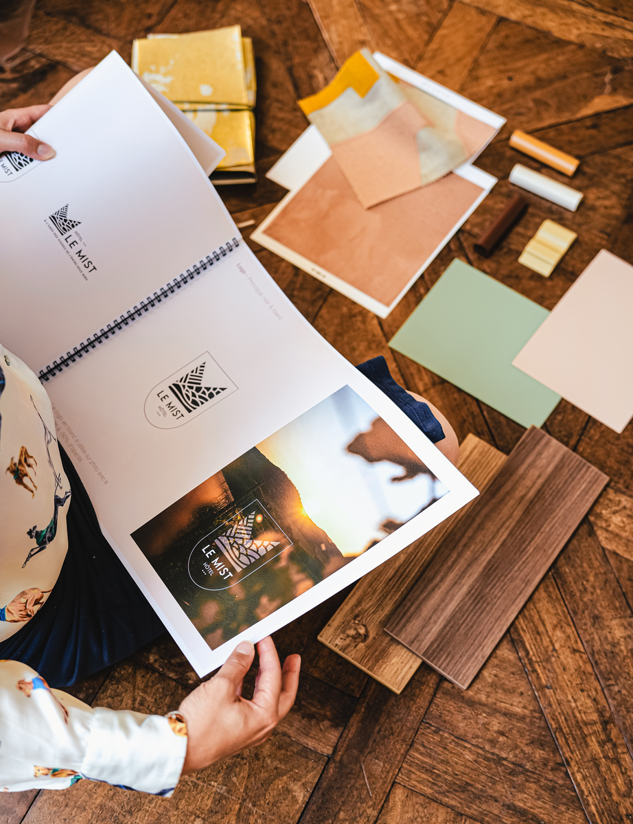 Création de concept et identité visuelle pour l'hôtel Le Mist à Créon