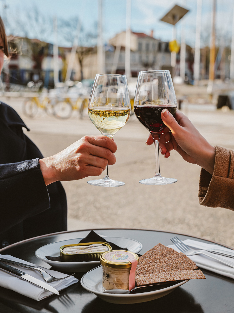 Shooting vin et tapas pour faire venir les clients depuis Insta et Facebook