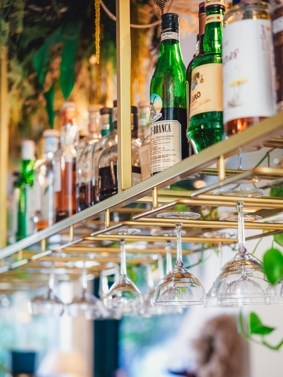 Shooting photo du back bar et mise en avant des bouteilles