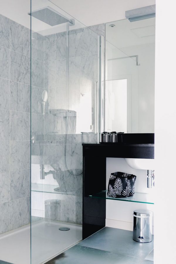 shooting-hotel-trois-etoiles-la-rochelle-salle-de-bain-atelierdotcom