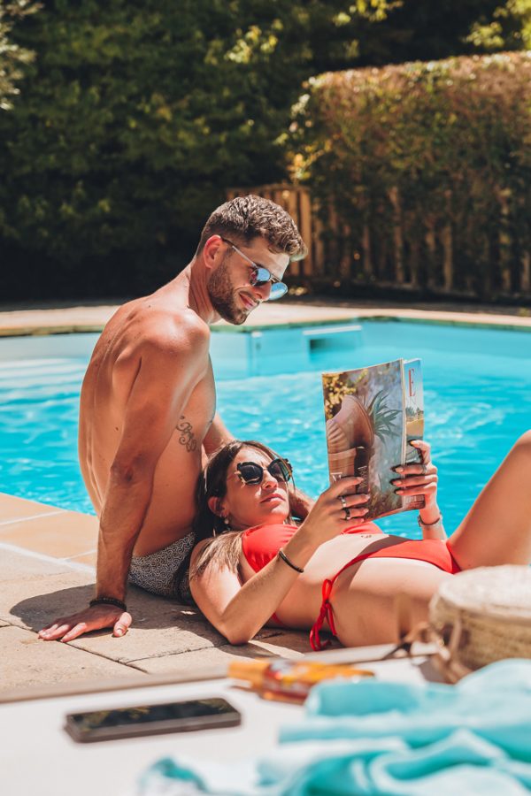 shooting-summer-piscine-couple-ete-vacances-soleil-chateau-atelierdotcom
