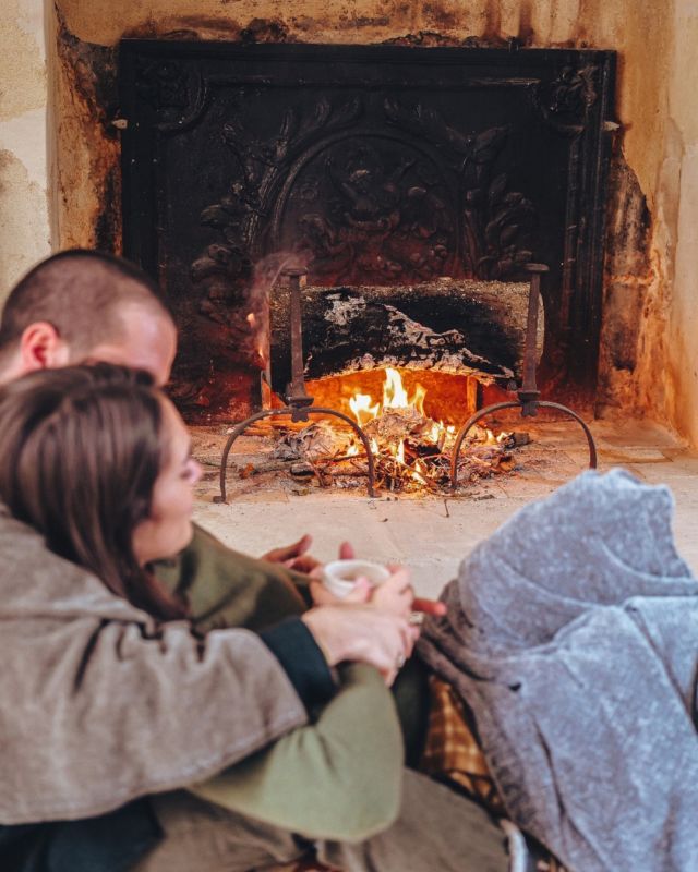 Cet automne, l’Atelier a plongé dans la magie du domaine de La Vallade pour capturer toute la romance de la saison. 🍂

Comme chaque saison, notre équipe s’est rendue sur le somptueux domaine de Céline afin de saisir l’ambiance du château et de mettre en scène les différents espaces de l’établissement. 🏰

Tous ces clichés viendront illustrer le site Internet, les réseaux sociaux, mais aussi Booking afin de donner un maximum d’envie aux internautes de choisir cette destination pour leurs prochaines escales. 🌟

Vous aussi, vous rêvez de mettre en lumière votre établissement avec un shooting vivant et captivant ? Nous, et tout notre attirail de créativité, sommes prêts à venir à votre rencontre et à faire rayonner votre destination ! 📸

#hotelphotography #shootingphoto #hotelcommunication #hotel #hotellife #beautifulhotels #hotelview #hoteldecor #travelphotography #photographer #photographerlife #lifestylephotographer #hotellarochelle #larochellehotel #hotelmarketing #hotelcommunication #hotelphotography #hotelstrategy #hotellifestyle #brandingtips #brandcommunication #communicationdigitale #communitymanagerfrance #atelierdotcom #agencedecommunication #agencedecommunicationlarochelle #larochelle #photographelarochelle #hotelphotoshoot #hotelphotographer