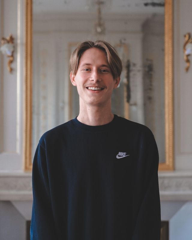 Notre agence a le plaisir d'accueillir un nouveau membre, Marius ! 😄

Nous sommes très heureux d'intégrer dans notre équipe cet étudiant en BTS SAM (Support à l'Action Managériale) du lycée Dautet, pour un stage de deux mois ! 🧑‍🎓

✒️ Il se voit confier des missions clés, contribuant ainsi de manière significative à la réussite de l'agence.  Son liet motiv ? Mettre tout en œuvre pour contribuer pleinement à la vie d'entreprise et acquérir une connaissance approfondie du fonctionnement d'une agence de communication !

#team #atelierdotcom #nouvellerecrue #stage #equipedotcom #agencedigitale #socialmedia #larochelleagglo #communication #communicationlarochelle #comunitymanagerlarochelle #larochelle #larochelle17000 #charentemaritime #dreamteam #equipedechoc #portraitdequipe #portrait #stage #onstage #stagelife #étudiant #étudiants #vieétudiante #nosétudiantsontdutalent #viedétudiant #réussiteétudiante #communicationsagency #socialcommunication #digitalcommunications
